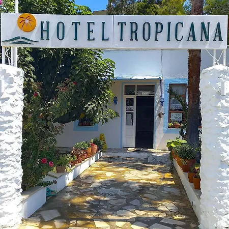 Отель Tropicana *