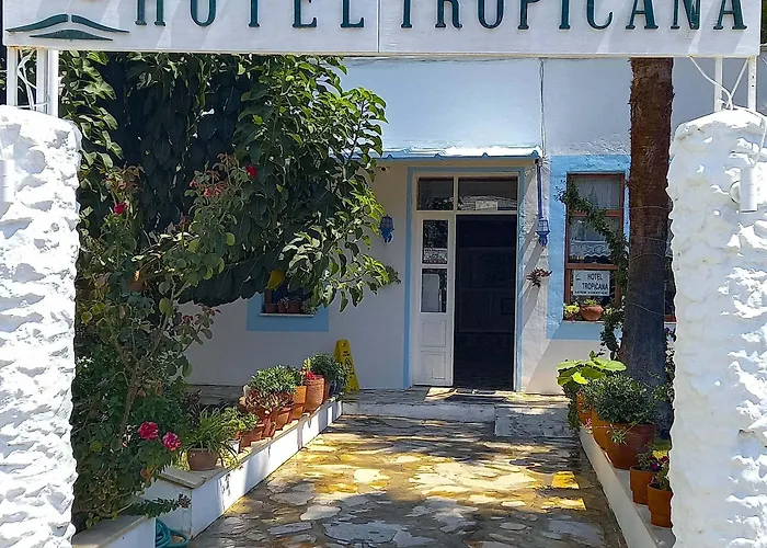 Отель Tropicana *