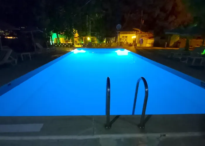 Tropicana Отель